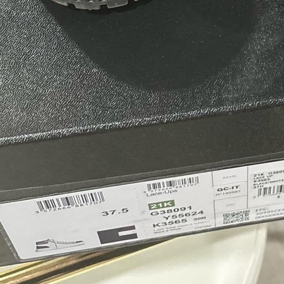 CHANEL Lace Ups - Picture 2 of 5